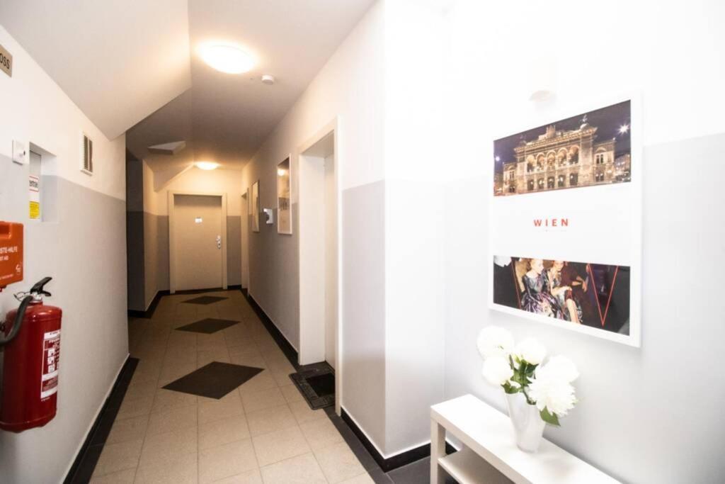 Апартаменты Sunny & Cozy Penthouse With Balcony L Dg4'14 Вена Экстерьер фото